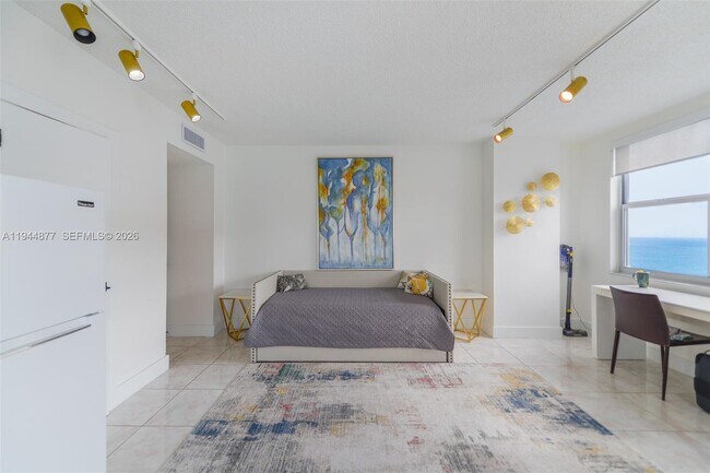 Building Photo - 1950 S Ocean Dr