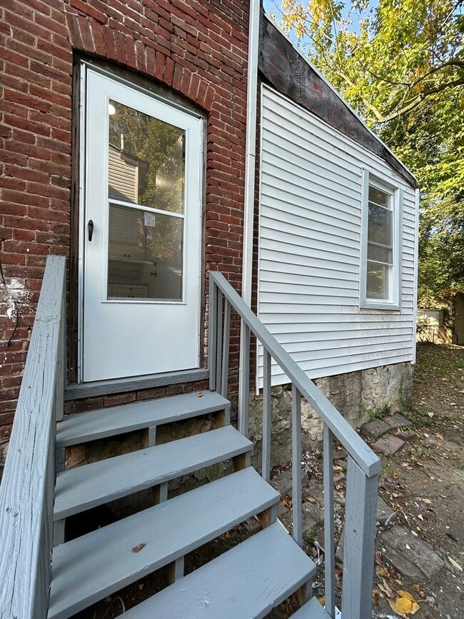 Building Photo - 298 Rutherford Ave