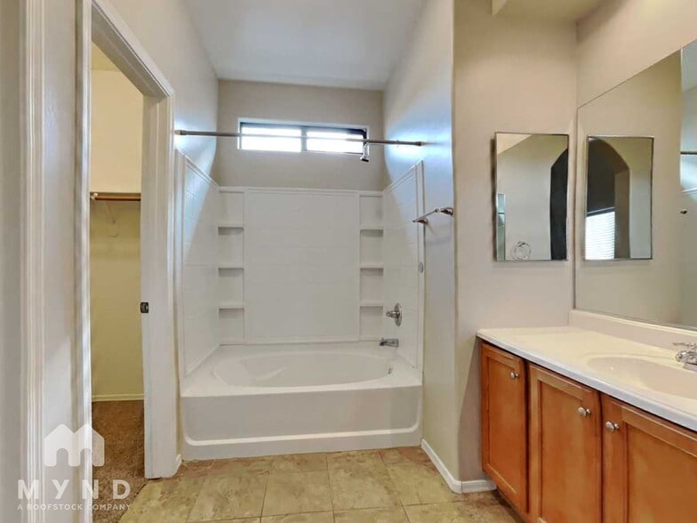 Building Photo - 6315 S 25th Dr