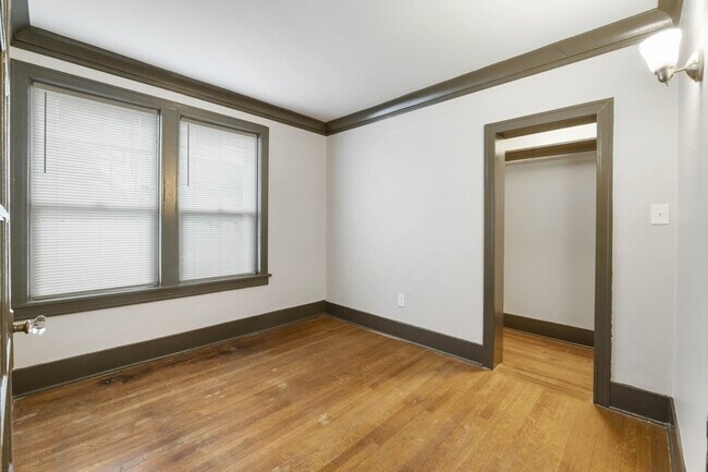 Building Photo - 16 N Broadway St