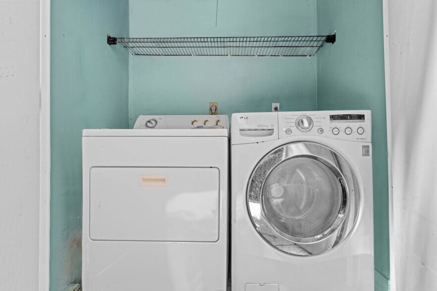 Building Photo - 4531 SW 44th Ln