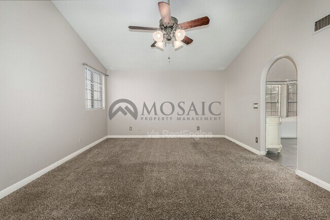 Building Photo - 634 E Century Ave