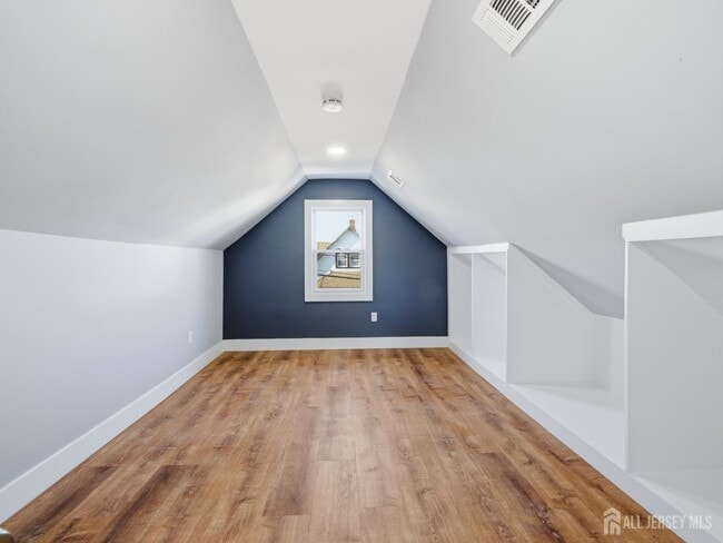 Building Photo - 14 John St