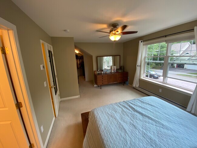 Building Photo - 7 Marion Ave