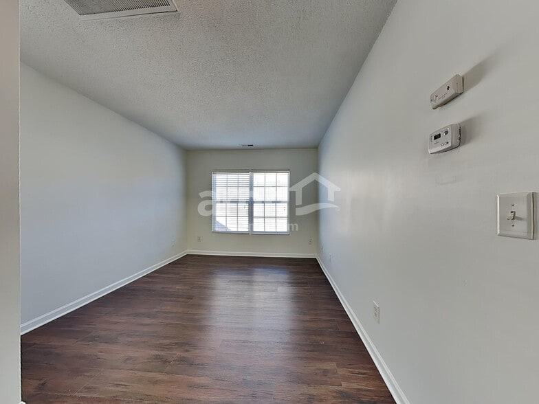 Building Photo - 137 Bellfare Dr