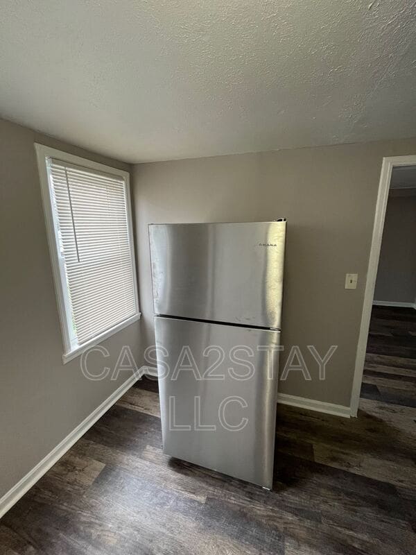 Building Photo - 1528 Alma Ave