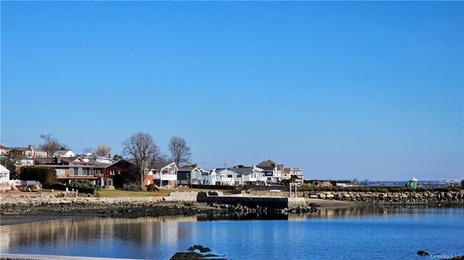 Building Photo - 289 Davenport Ave