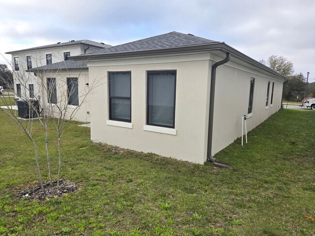 Building Photo - 4/2 in Villa Pass