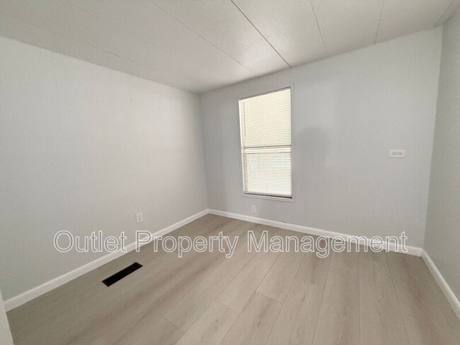 Building Photo - 6956 Attica Ln