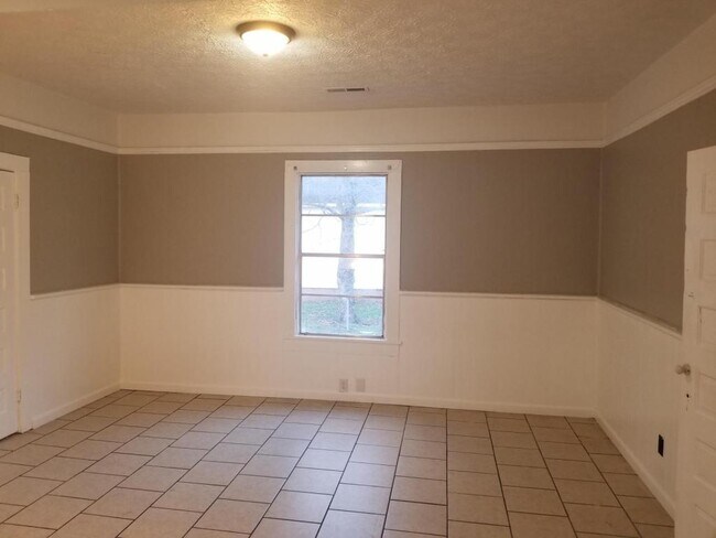 Building Photo - 415 3rd Street