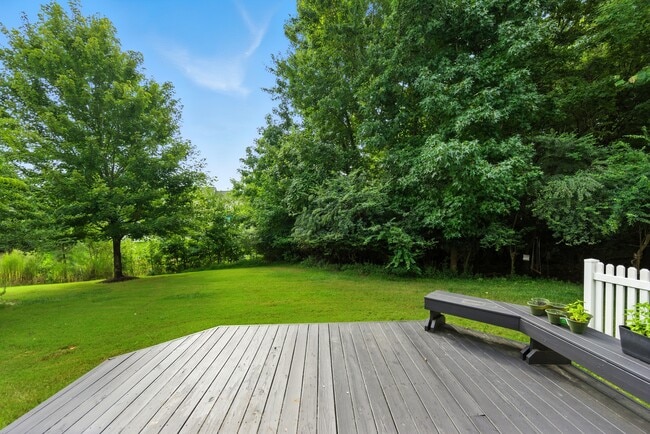 Building Photo - 3018 Silver Charm Cir