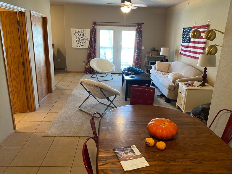 Building Photo - 1209 Bertrand St