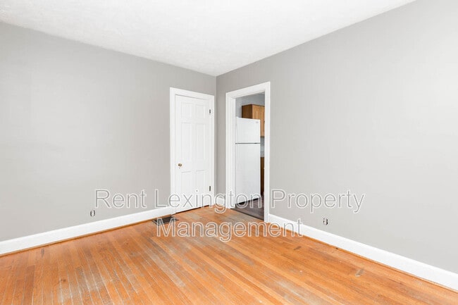 Building Photo - 123 Barberry Ln
