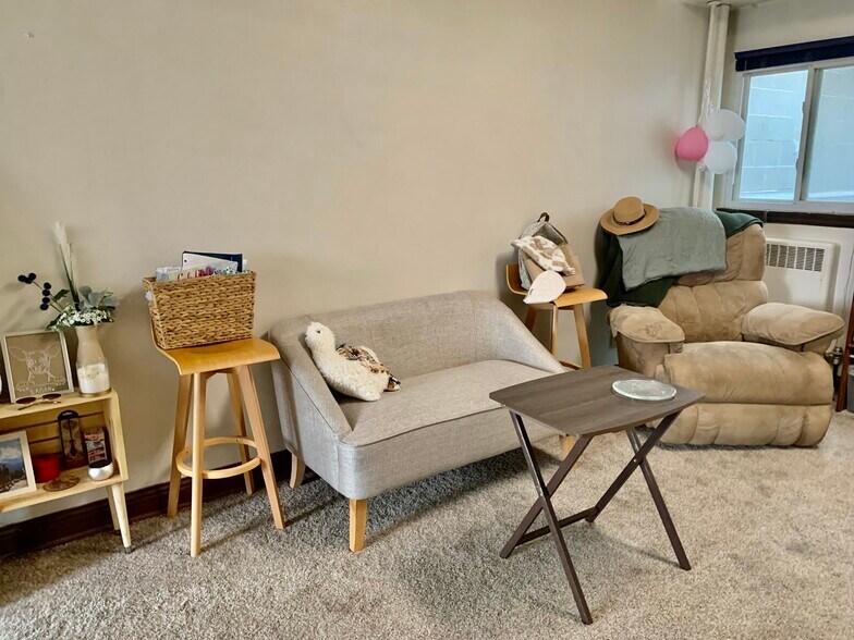 Building Photo - 636 State St