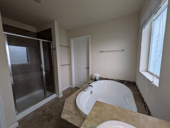 Building Photo - North Albany 4 bedroom single family house