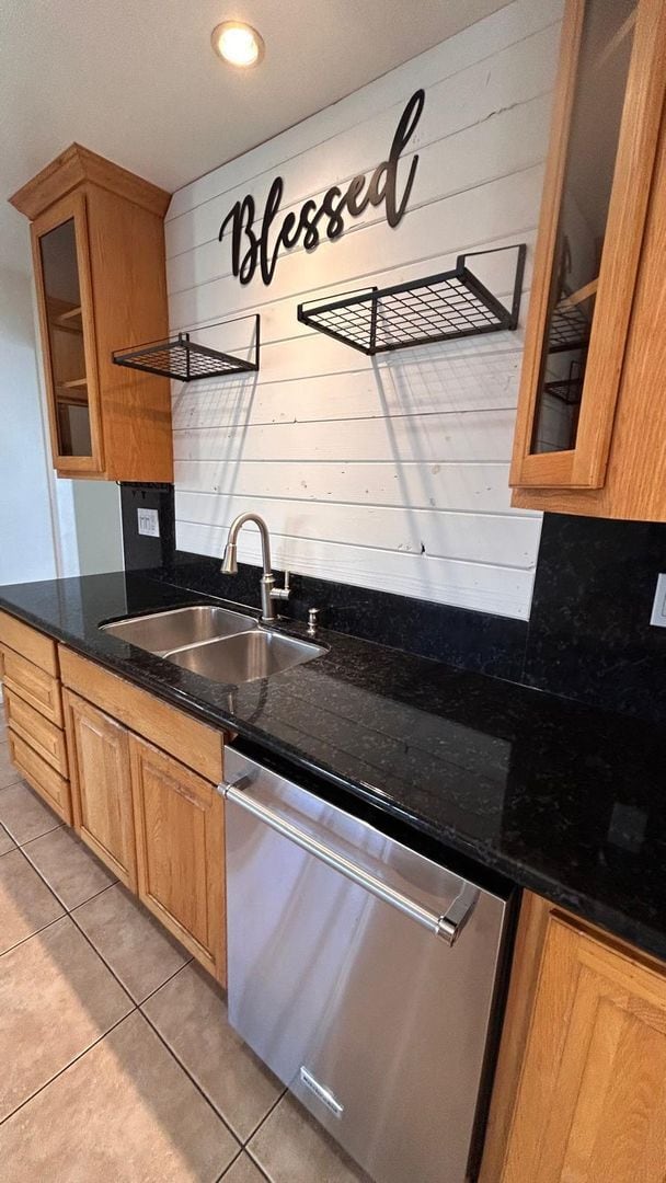 Building Photo - Beautiful and Spacious 3 Bedroom, 2 Bath Home! $3,800 Move In Ready!