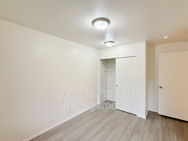 Building Photo - 3412 NE 66th Ave