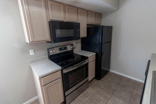 Building Photo - 4013 Snowy Owl Dr