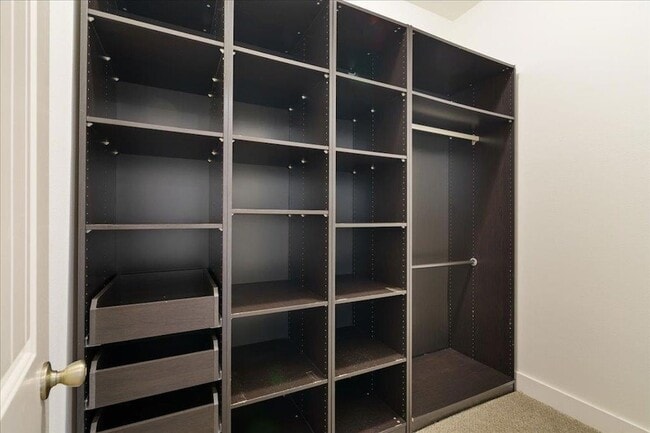 Building Photo - 5603 William Holland Ave