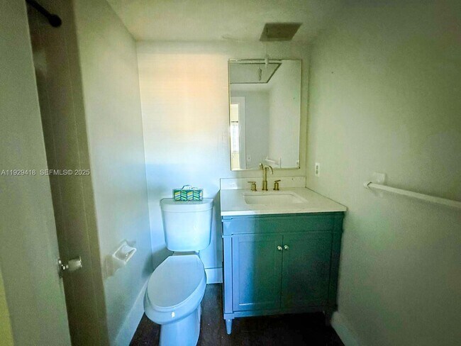 Building Photo - 649 S Tamiami Trl