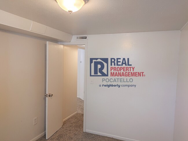 Building Photo - 355 S Hayes Ave