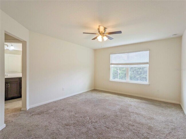 Building Photo - 11670 Rolling Green Dr