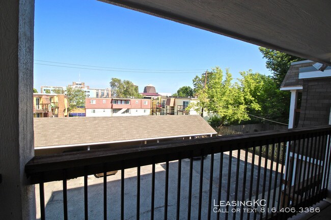 Building Photo - Jefferson on the Plaza