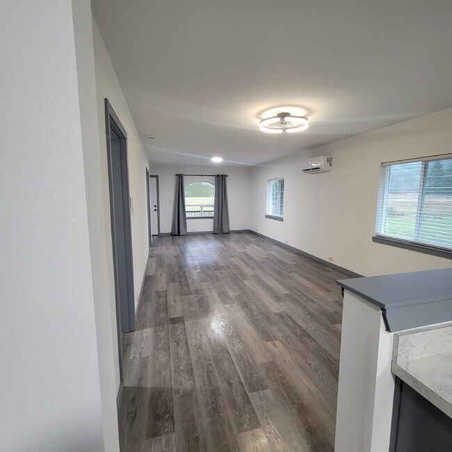 Building Photo - 30902 State Rte 20