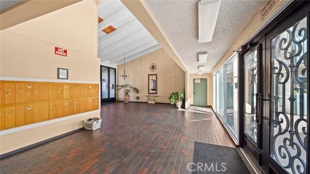 Building Photo - 550 W Regent St