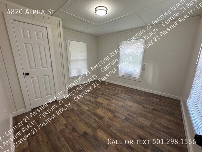 Building Photo - 4820 Alpha St