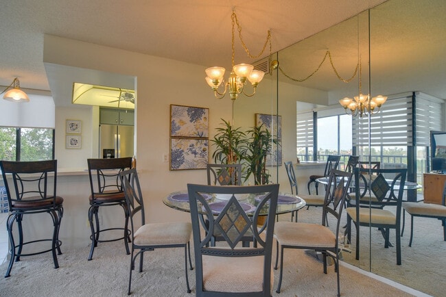 Building Photo - 6158 Palma Del Mar Blvd S