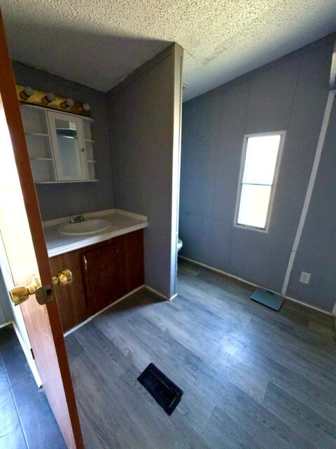 Building Photo - 310 Sunny Acres Rd