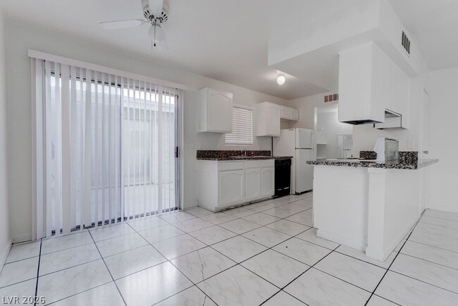 Building Photo - 5198 Greene Ln