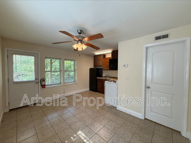 Building Photo - 128 Leach Dr