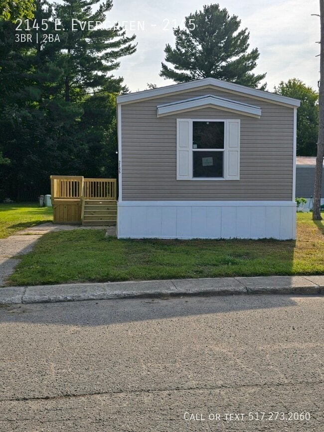 Building Photo - 2145 E. Evergreen-2145