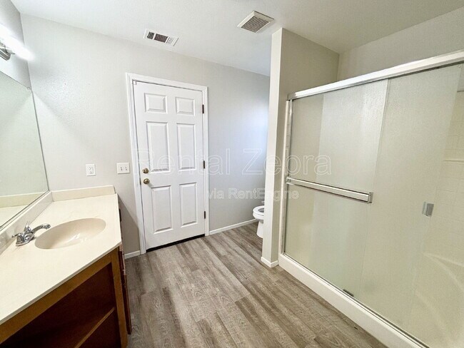 Building Photo - 1861 Creekside Dr