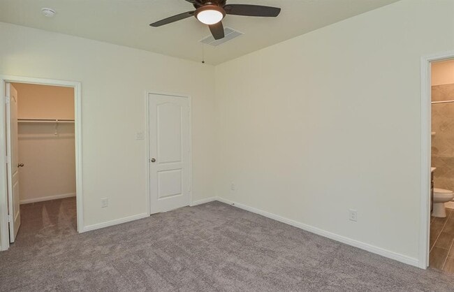 Building Photo - 27638 Mesabe Dr