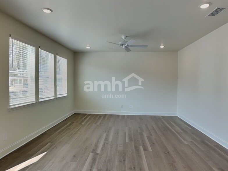 Building Photo - 3515 Shane Hill Rd SW