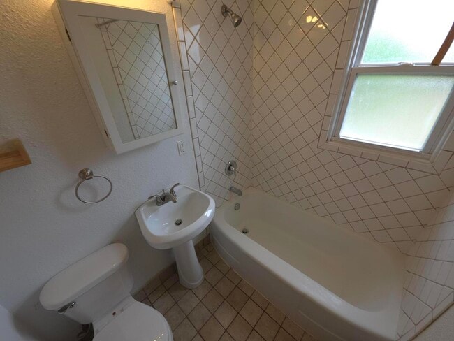 Building Photo - 2644 Barela St