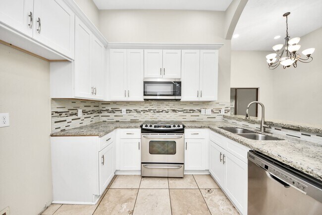 Building Photo - 5039 E Pagewick Dr