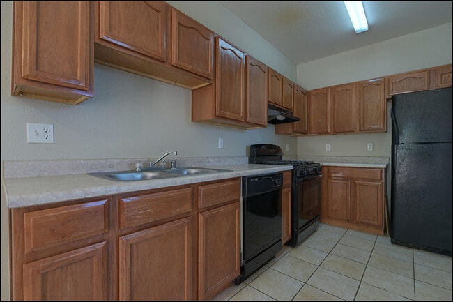 Building Photo - 14408 Escalera Dr
