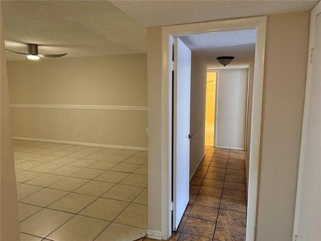 Building Photo - 7627 Dolonita Dr