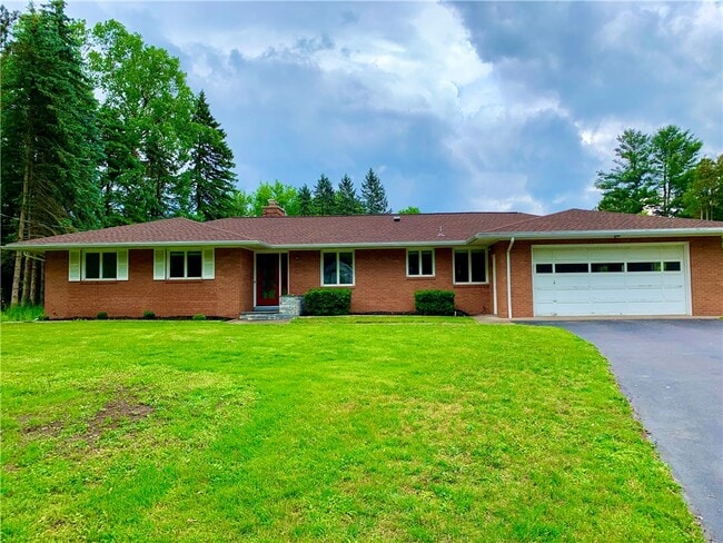 Primary Photo - 20 Pine Hill Dr