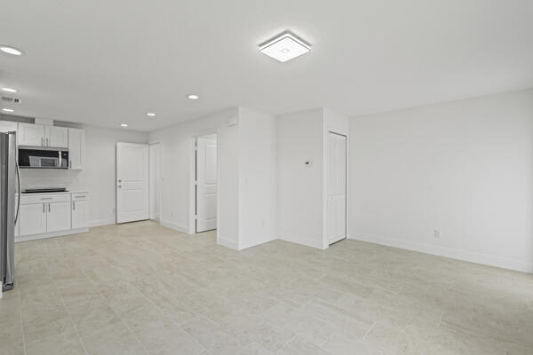 Building Photo - 5911 Seagrape Dr