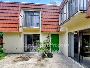 Building Photo - 5241 Cedarbend Dr