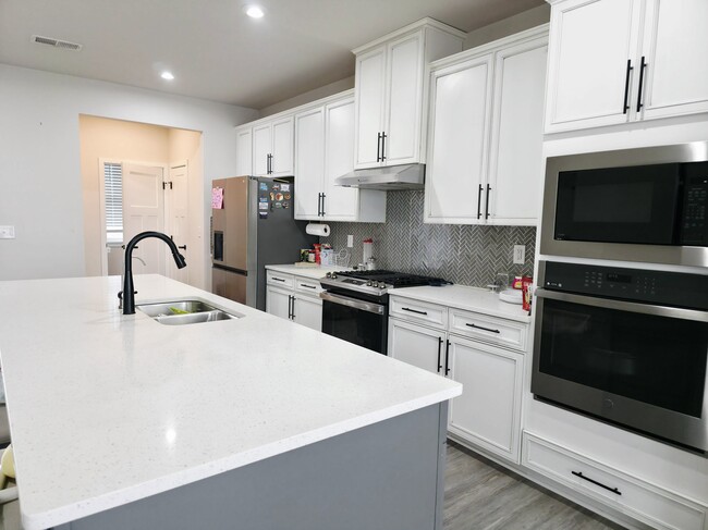 Building Photo - 9773 Oaklawn Blvd NW