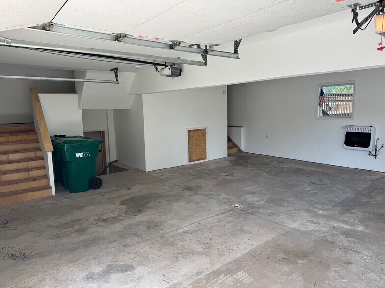 Gas heat in garage - 15 Lakeside Dr