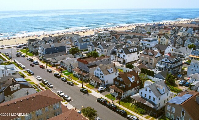 Building Photo - 113 12th Ave