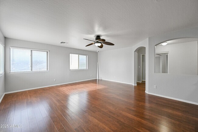 Building Photo - 10950 W Royal Palm Rd