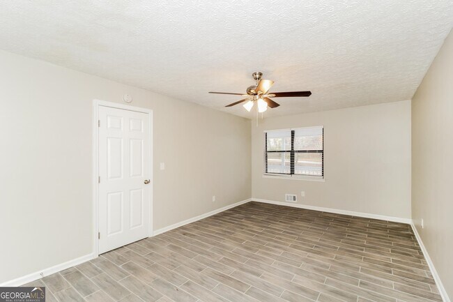 Building Photo - 68 Powder Ct